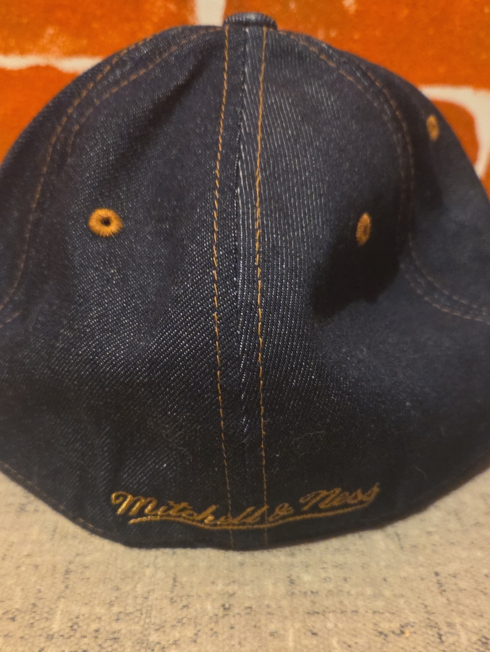 🏀 NY Knicks Denim Hat - Mitchell & Ness - Navy Blue/Orange/Bronze - Size 7 3/8" - Picture 3 of 9